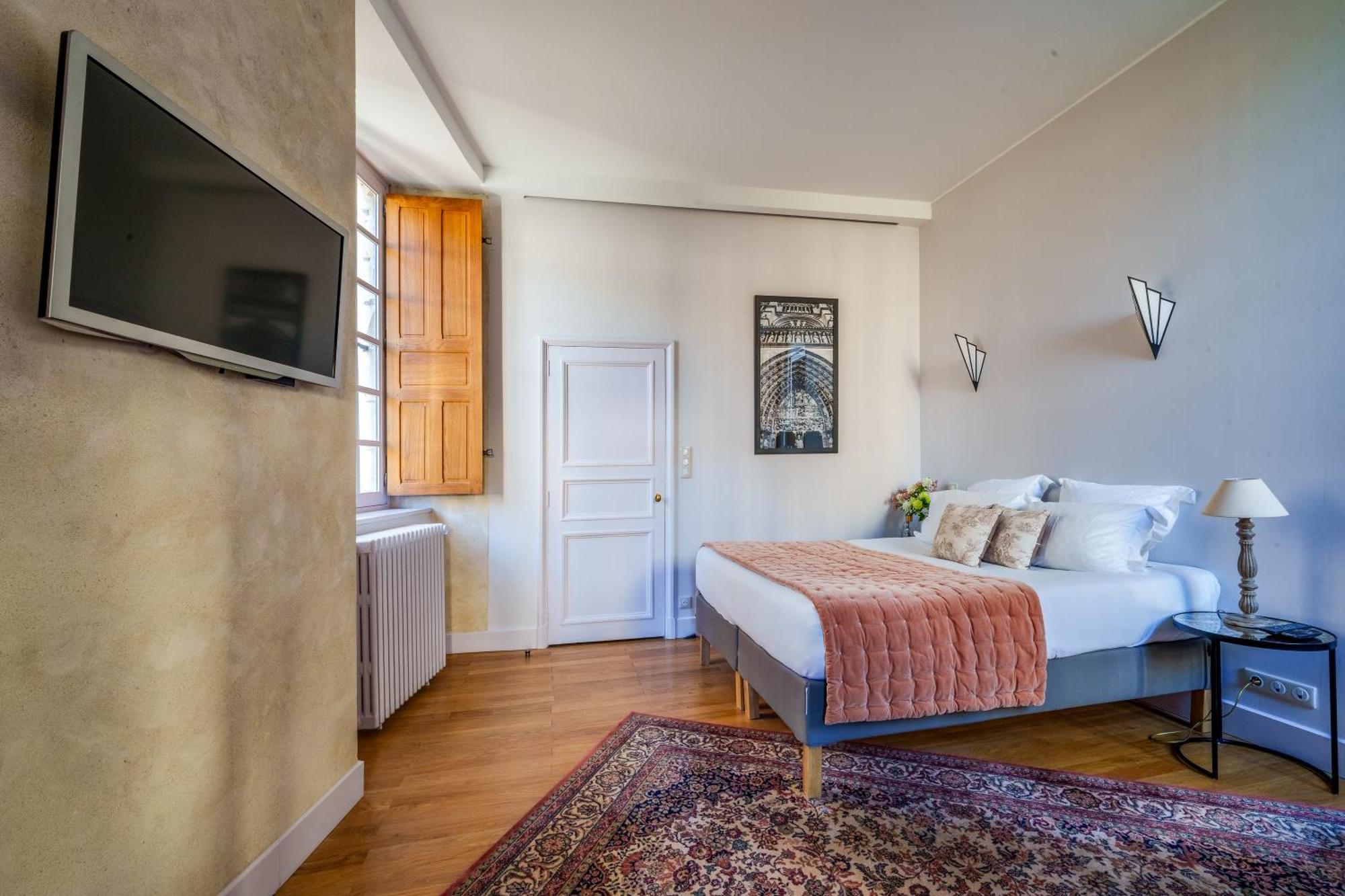 Appartement Raffine Vue Cathedrale, Jardin, Wifi Тур Экстерьер фото